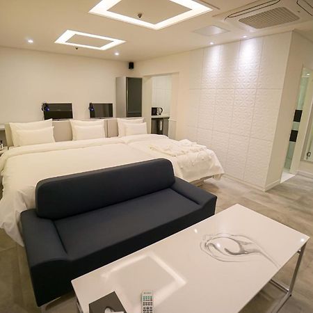 Ekklim Classic Hotel Pyeongtaek Eksteriør billede